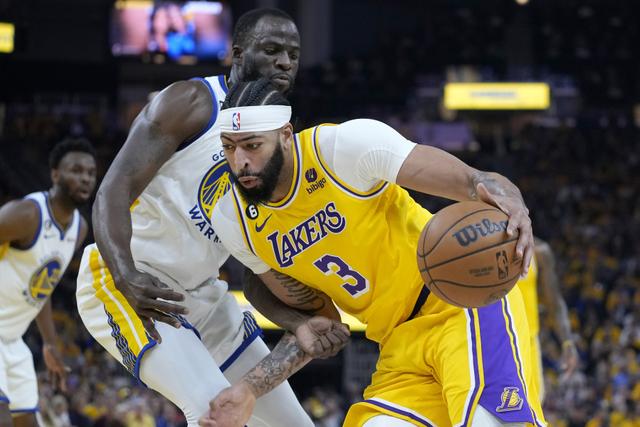 浓眉哥意外战胜切尔西，表现优异引爆全场！