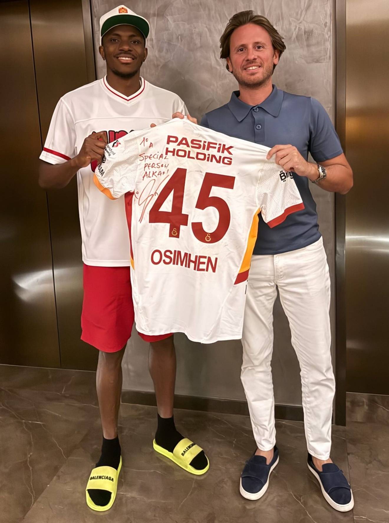 凯恩重返赛场，晋级下一阶段首场状态出色，切尔西观众沸腾！